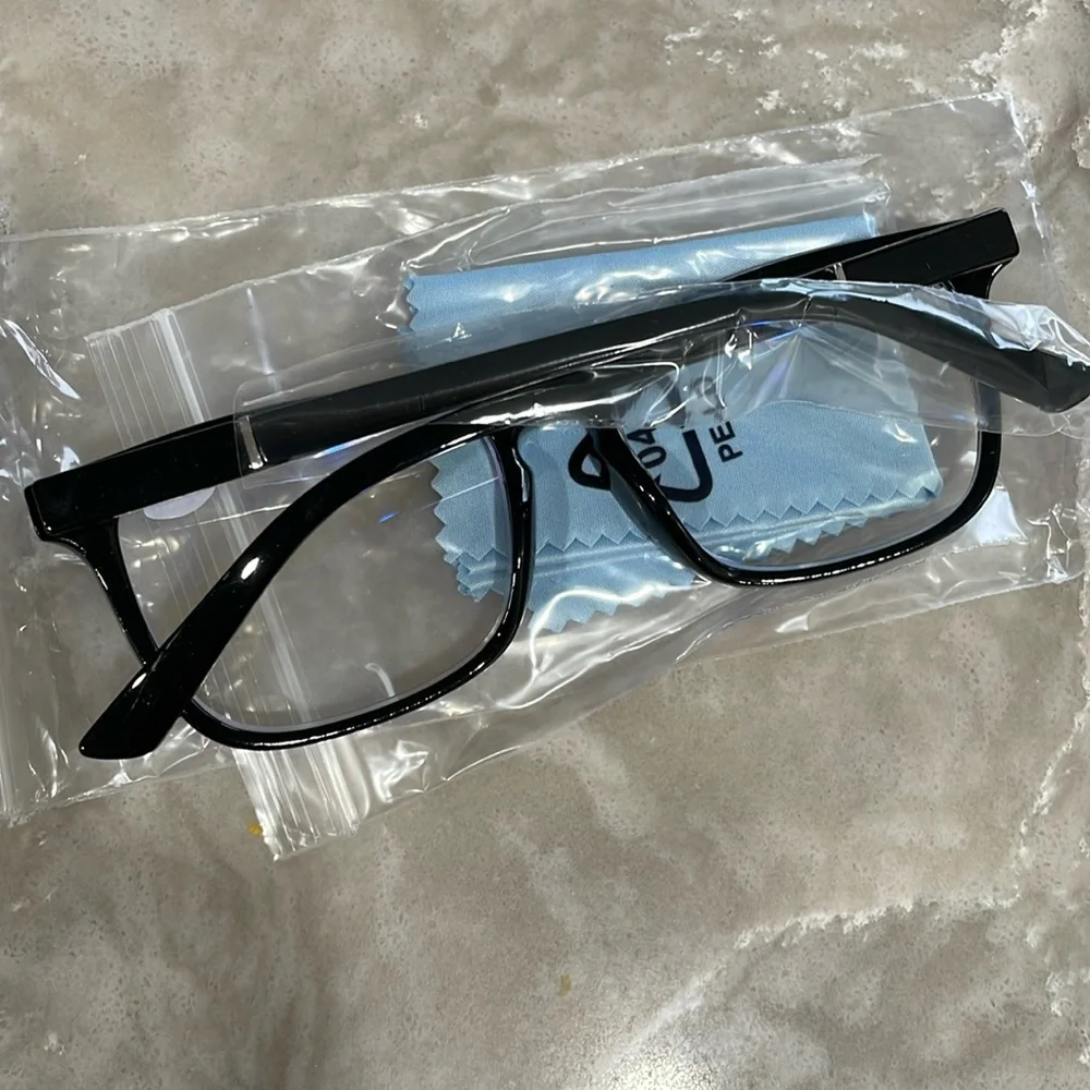 NEW 2.5 readers blue light lens black pop of silver soft bridge spring closure